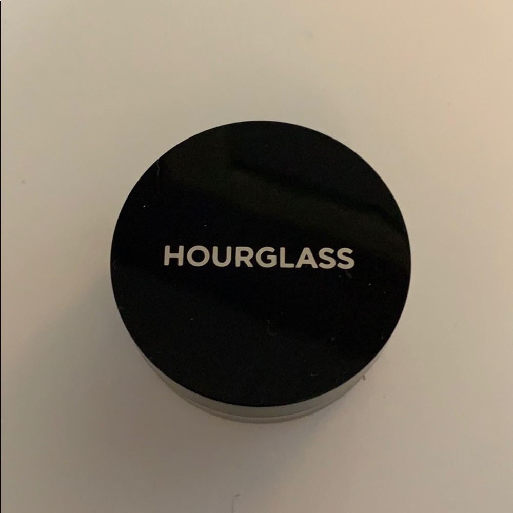 Mini Hour Glass Translucent Powder - Picture 2 of 2